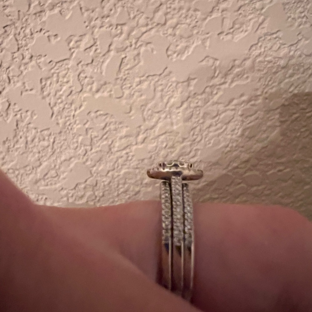 Diamond ring - Picture 2 of 7